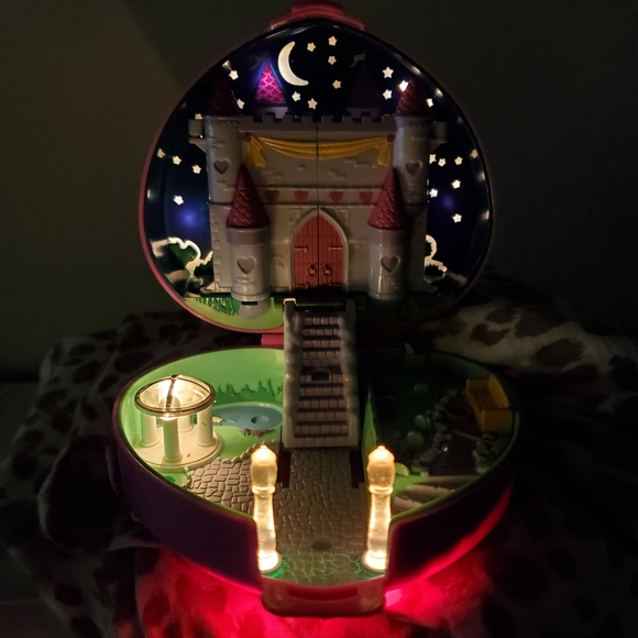 Polly Pocket Starlight Castle 1992 - Working Lights - Picture 13 of 13